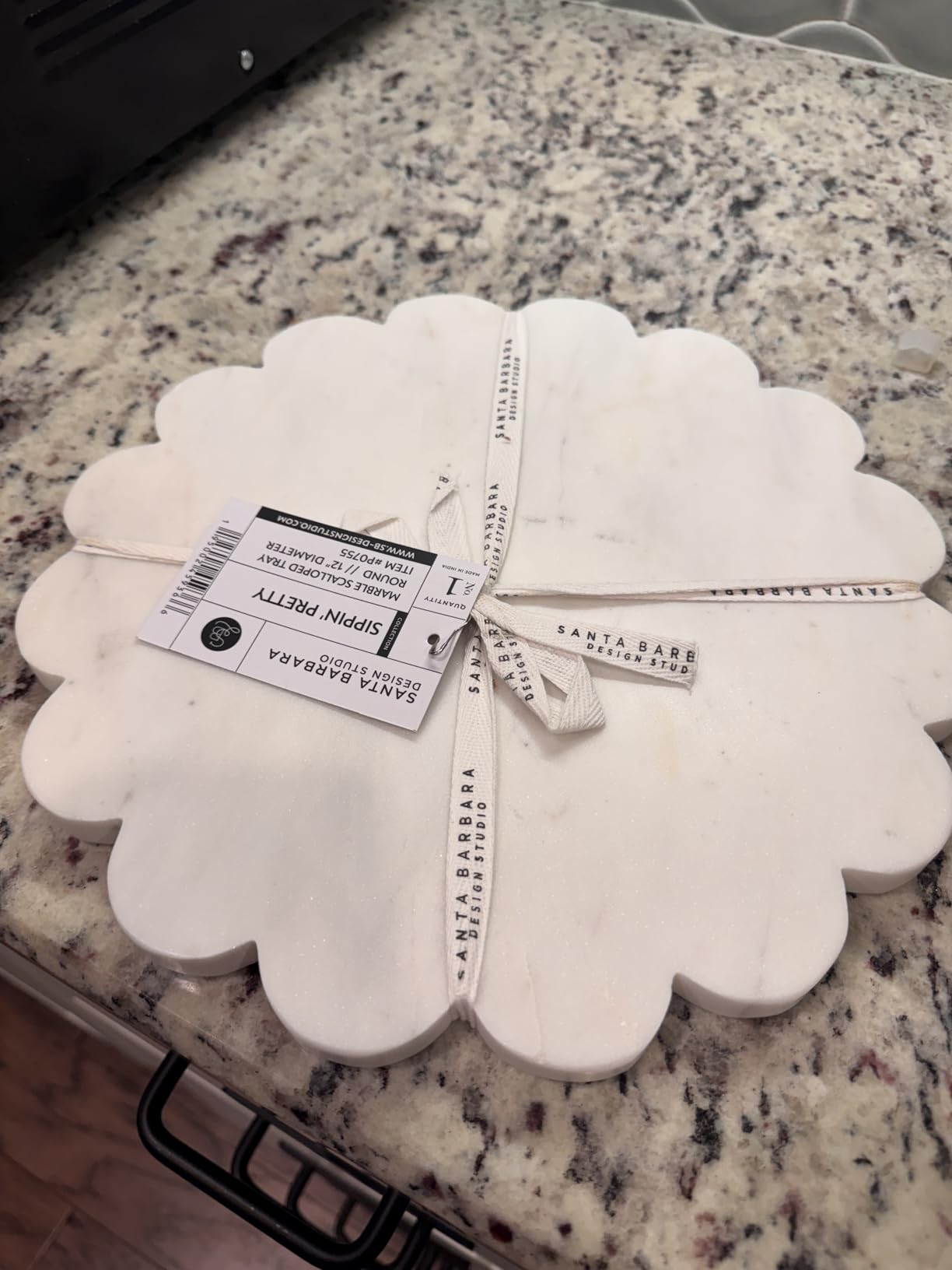 Santa Barbara Design Studio Marble Charcuterie Boards Cheese Board Round Scalloped Cutting Board, 12