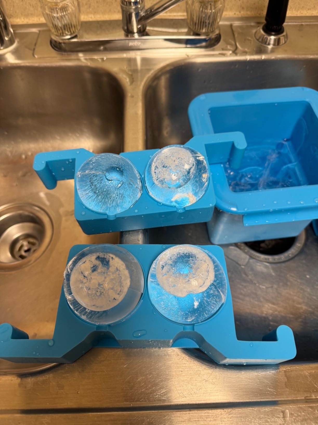 True Cubes Clear Ice Sphere Maker | with Storage Bag | BPA-Free Mold | 4 crystal-clear ice spheres via directional freezing - slow-melting, BPA-free, easy release. Perfect whiskey gift. customer photo 1