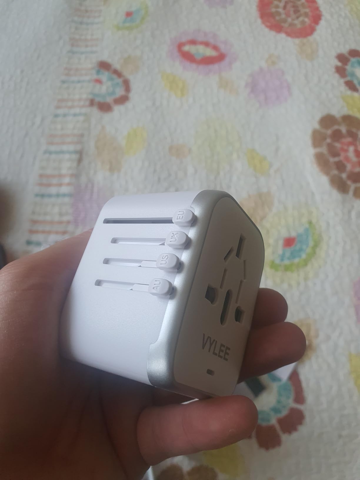 VYLEE Universal Travel Adapter, 5 in 1 International Power Adapter customer photo 1