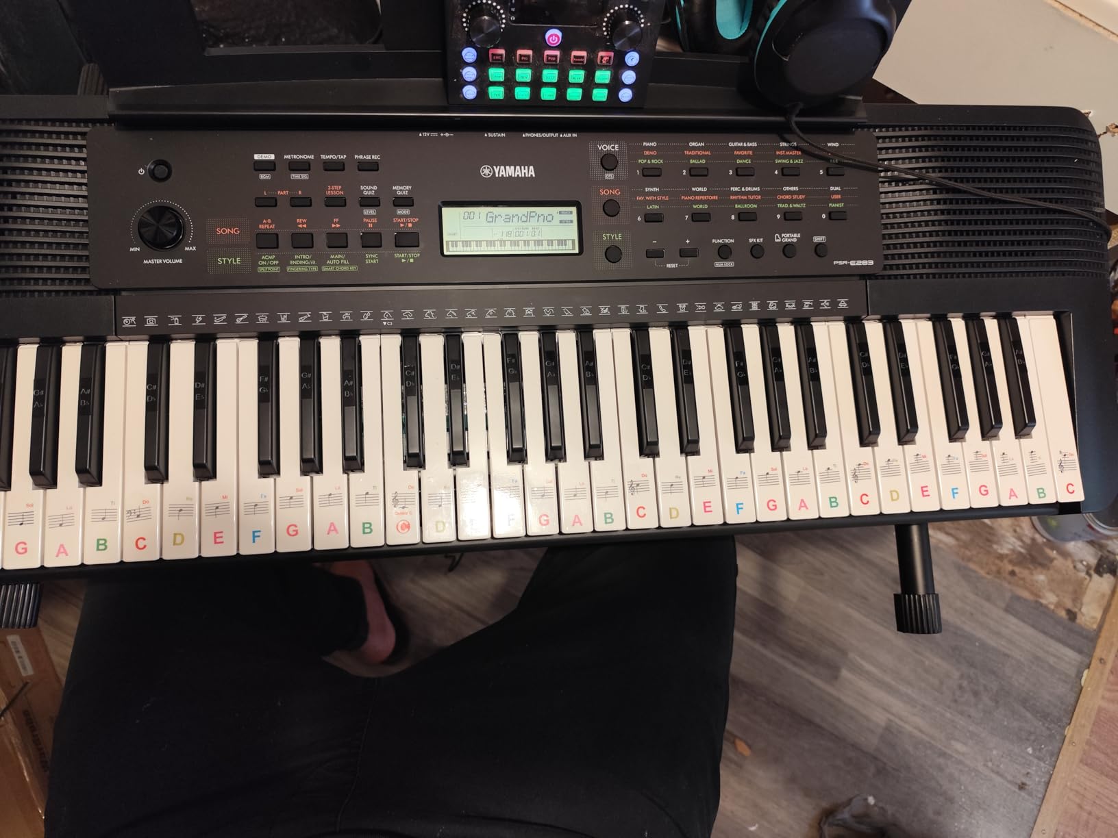 Yamaha 61-Key Portable Keyboard for Beginners with Learning Tools, PSRE283 customer photo 1