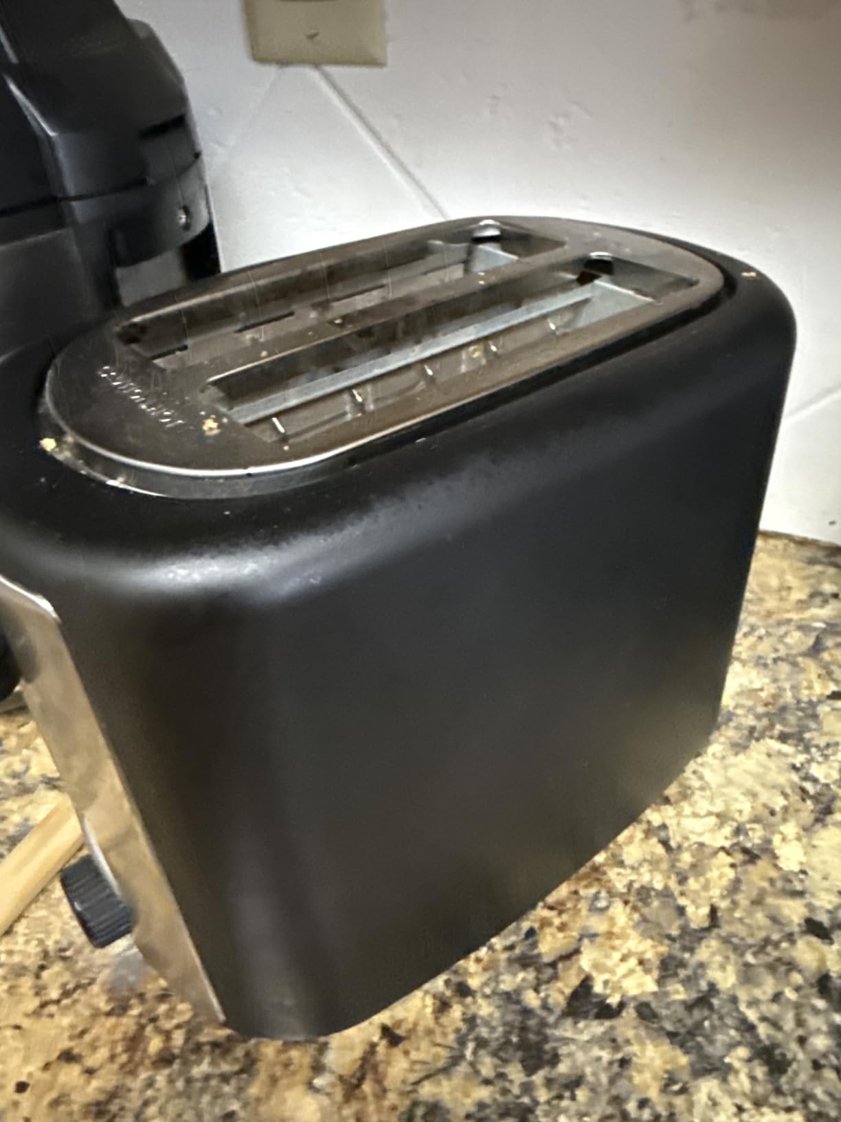 Amazon Basics 4 Slice Toaster, 7 Browning Settings, Extra Wide Slots for Bagels and Specialty Breads, Removable Crumb Tray, Cancel/Defrost/Bagel Buttons, 1500W, Black & Silver customer photo 1