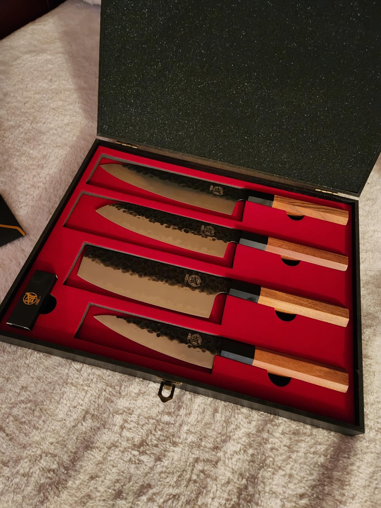 MITSUMOTO SAKARI 4-Piece Japanese Chef Knife Set, San-Mai 9Cr18MoV | Gyuto Santoku Nakiri Paring, Deep-Cryo Heat Treatment, Tsuchime Food Release, Rosewood Handles, Sandalwood Box customer photo 1