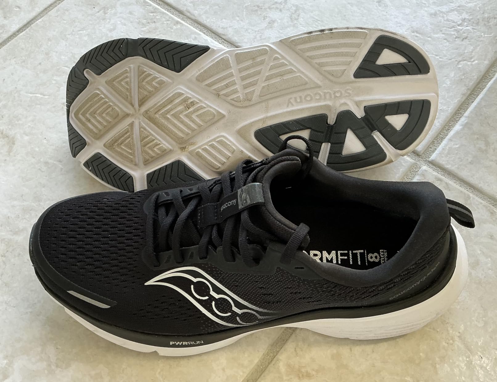 Saucony Men's Guide 18 Sneaker customer photo 2