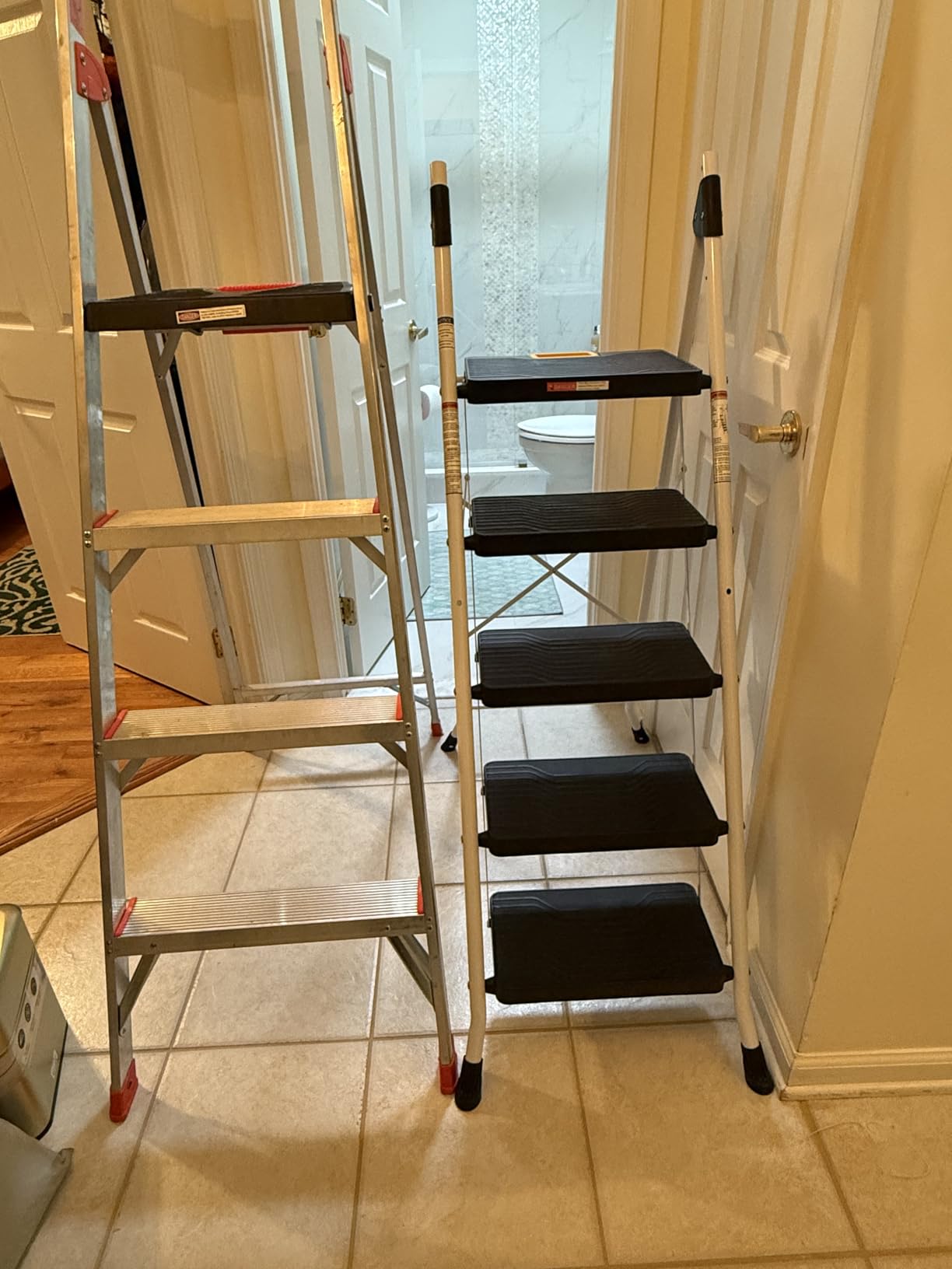 KINGRACK 4 Step Ladder, Folding Step Ladders for Home, 800lb Capacity,White customer photo 1