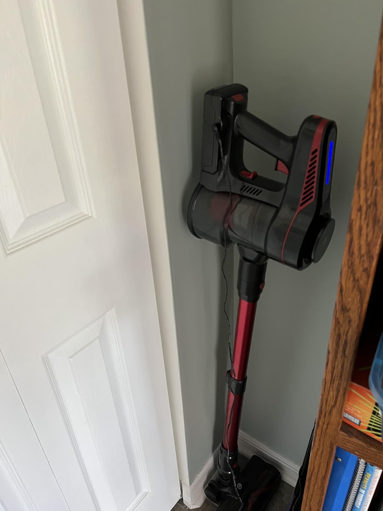 CHEBIO Lightweight Cordless Vacuum Cleaners for Home, Stick Vacuum Cordless Rechargeable with 45kPa Suction, 45-Min Run, Anti-Tangle and Self-Stand, 6 in 1 Hardwood Vacuum Cleaner customer photo 2