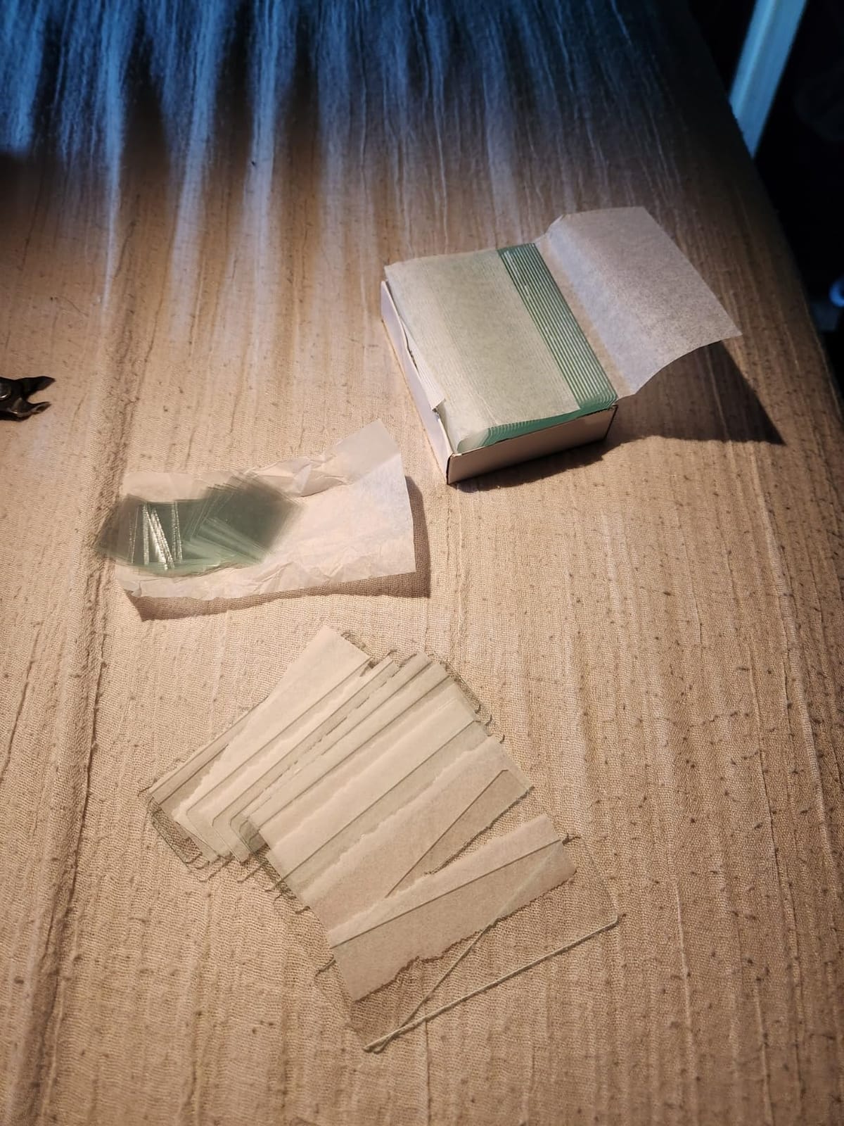 ZEEGOO Microscope Slides and Covers, 50 Blank Glass Slides + 100 Coverslips customer photo 1