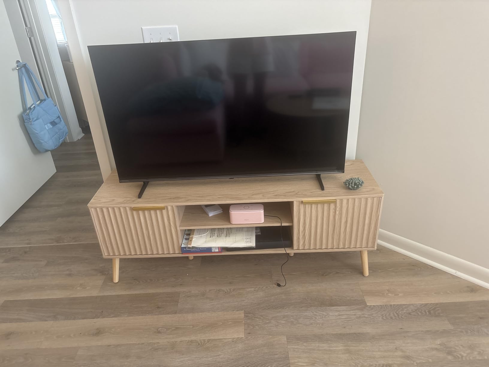 LCRBOL TV Stand with Fluted Doors for TVs up to 65