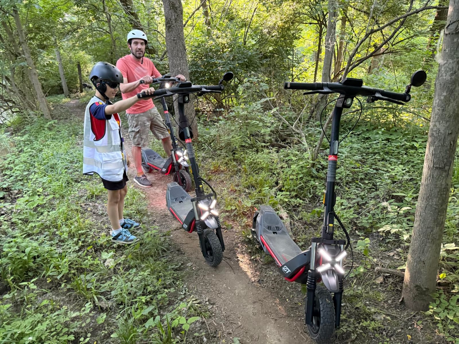 Segway ZT3 Pro Electric Scooter, Up to 24.9 MPH, 43.5-Mile Range | 1600W peak motor, dual suspension, Flash Charge, off-road design for adults, UL 2272 and UL 2271 certified customer photo 2