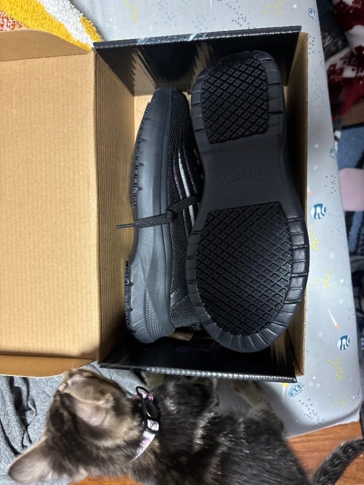 Treesky Non Slip Work Shoes for Women customer photo 1
