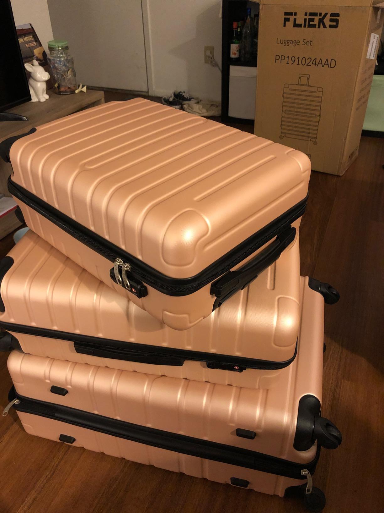 Merax Softside Luggage Set 3 Piece Suitcase with Duffel Bag Spinner Wheels customer photo 1
