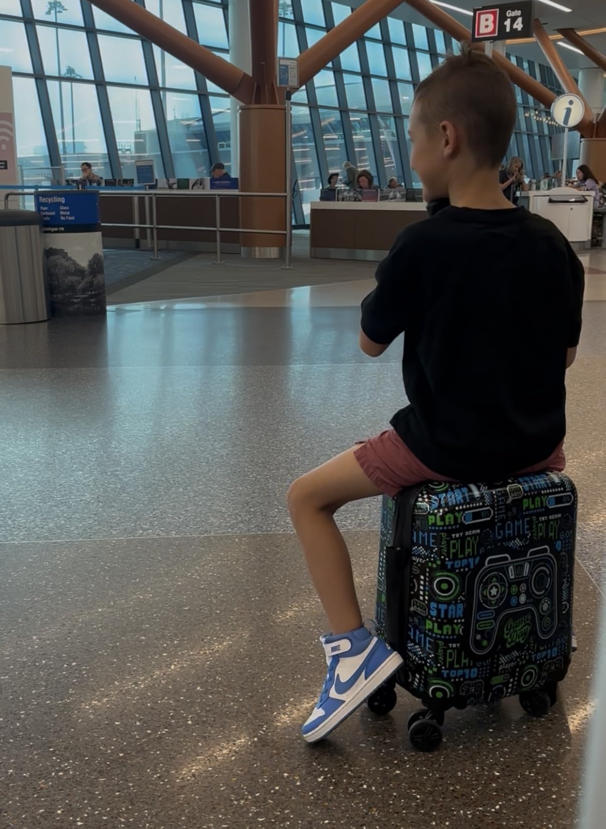 Kid's Luggage Set 5 Piece Suitcase Set 16'' Hardside Luggage with Spinner Wheels Girls Boys Carry on Luggage Travel Rolling Luggage Airline Approved customer photo 1