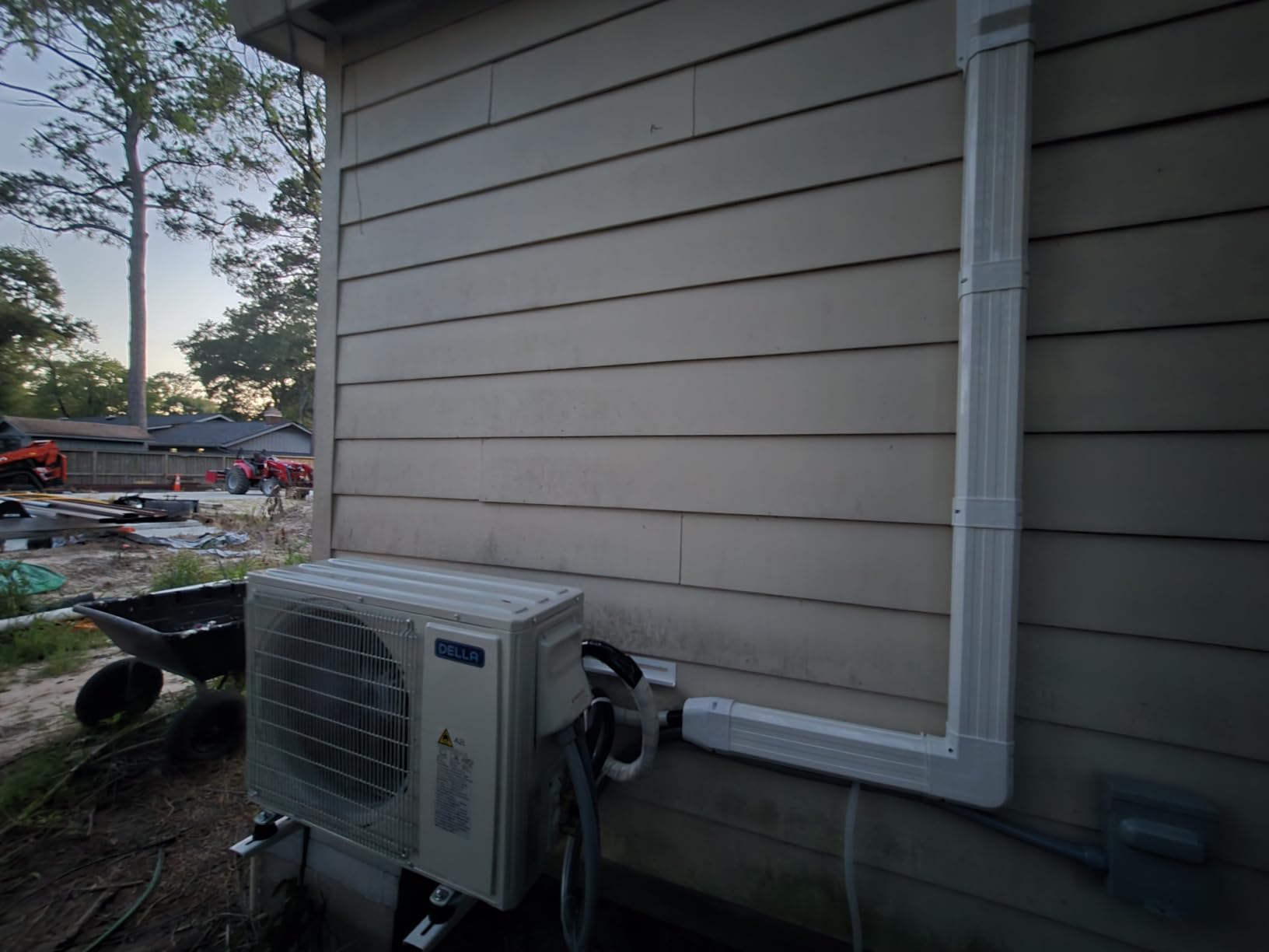 DELLA Motto Series 12000 BTU Mini Split AC, Cools up to 550 Sq.Ft, 19 SEER2 230V, Energy Efficient, Ductless Inverter System, 1 Ton Pre-Charged Heat Pump, Works with Alexa and WiFi, 16.4ft Kits customer photo 1