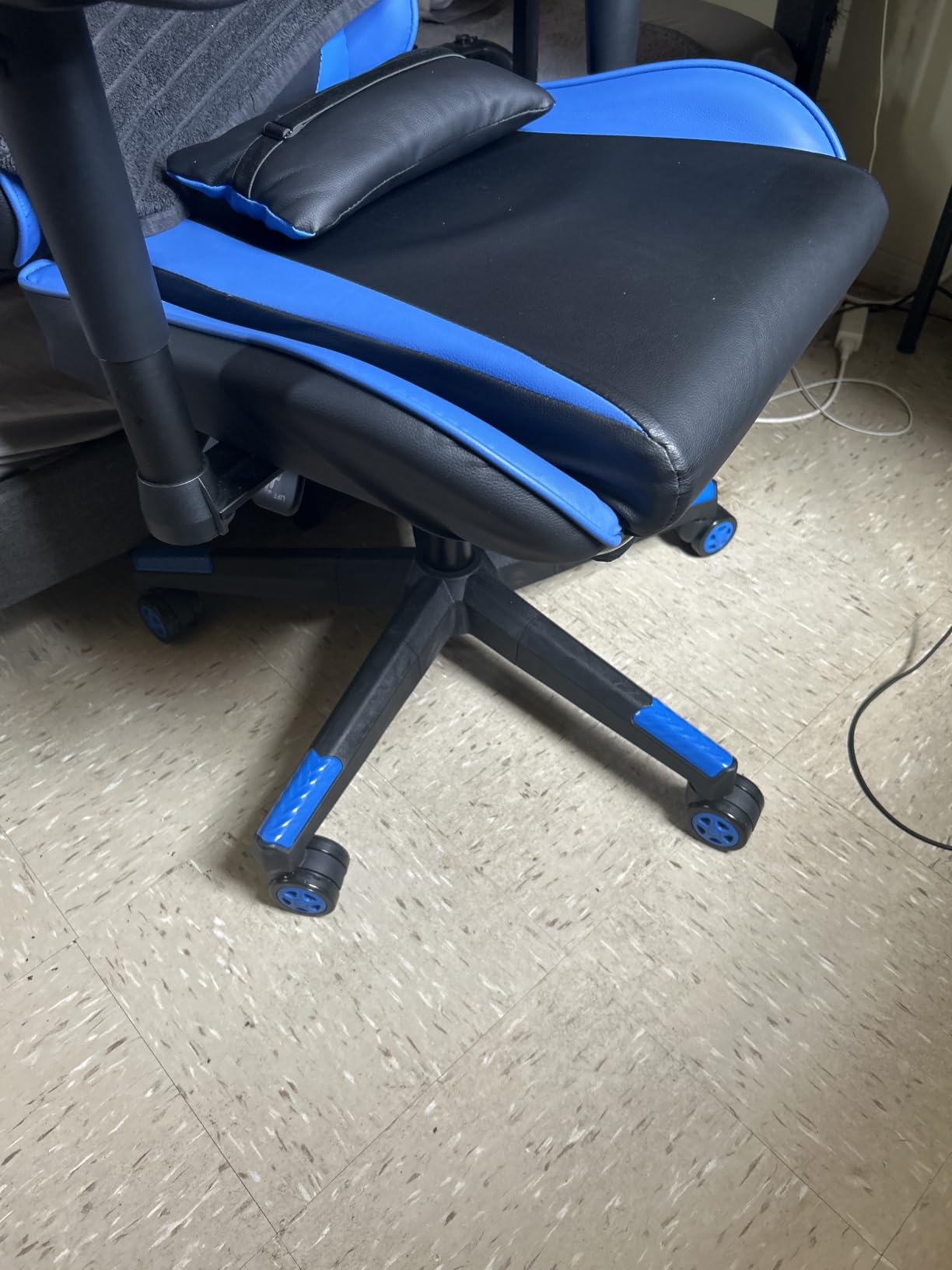 GTPLAYER Gaming Chair with Footrest, Ergonomic Computer Game Desk Chair, Reclining Gamer Chair Seat Height Adjustment, Swivel Rocker with Headrest and Lumbar (Gray) customer photo 2