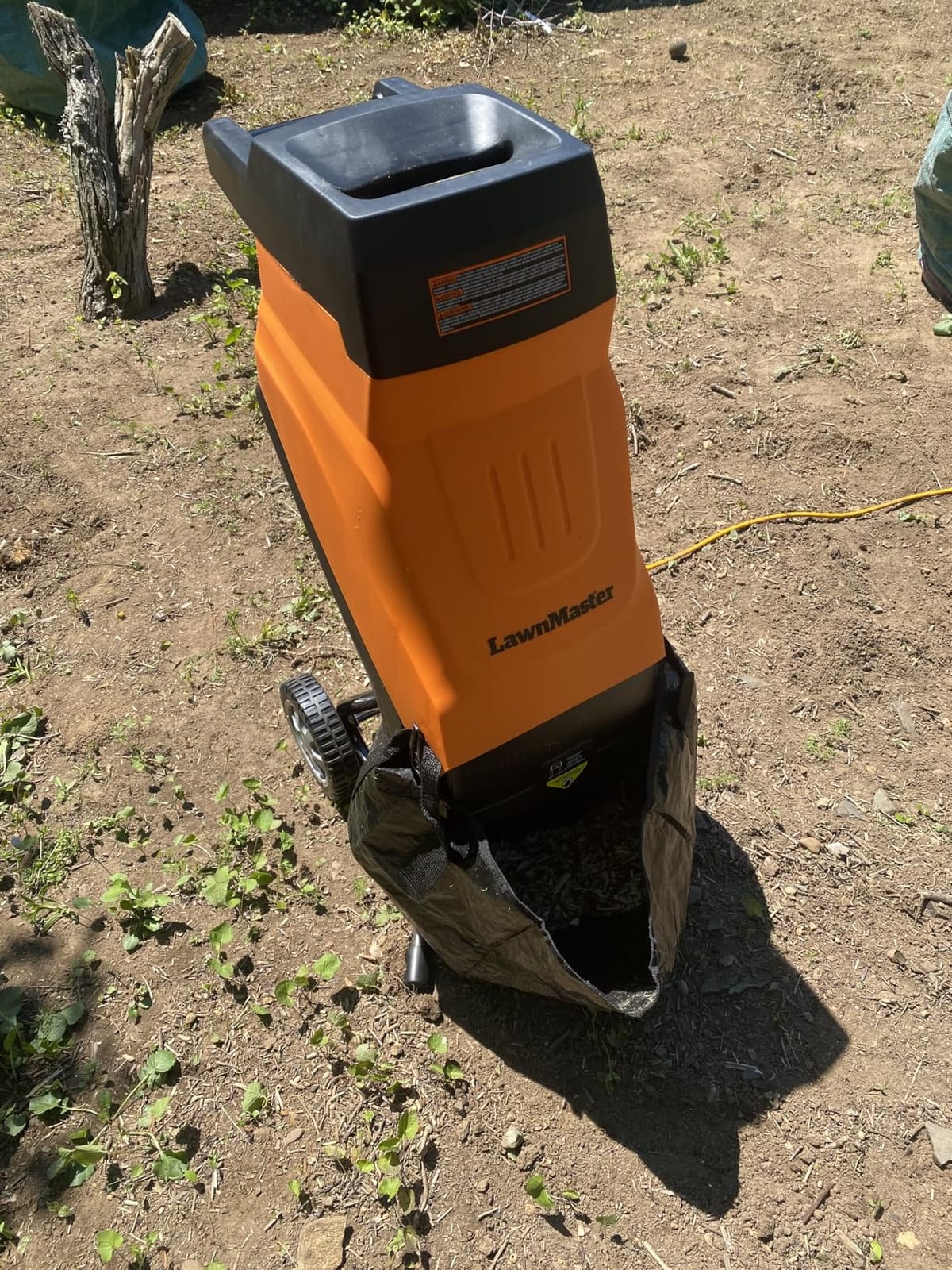 LawnMaster Electric Wood Chipper 1.8'' Cutting Diameter with Bag, FD1503 customer photo 2