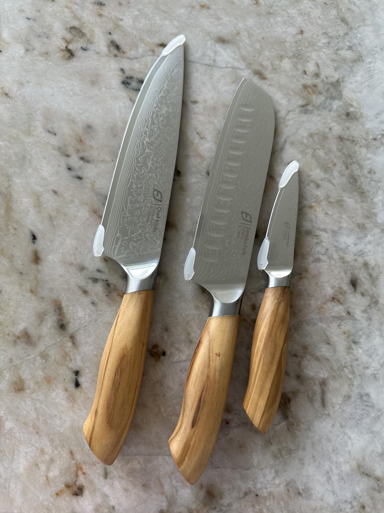 Emojoy 3-Piece Japanese Damascus Steel Knife Set, Olive Wood Handle & Box | 67-Layer Damascus Blade Chef Knife Set, Ergonomic Olive Wood Handle, Premium Wooden Box customer photo 1