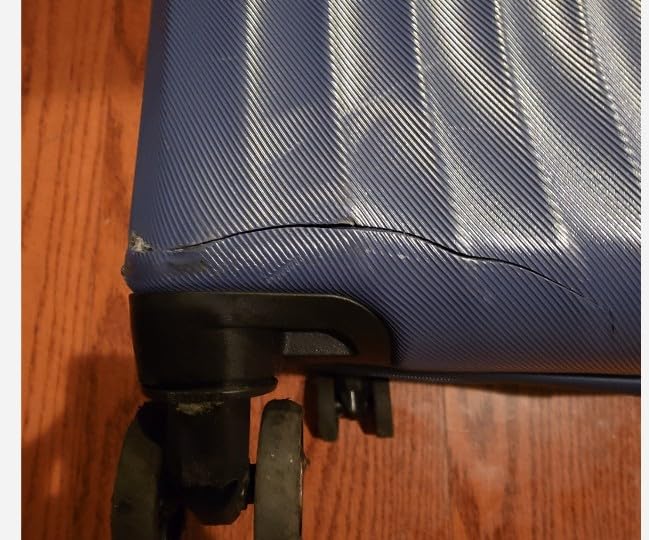 Maxlite Air V2 Hardside Expandable Carry-On, Black, 20-Inch customer photo 2