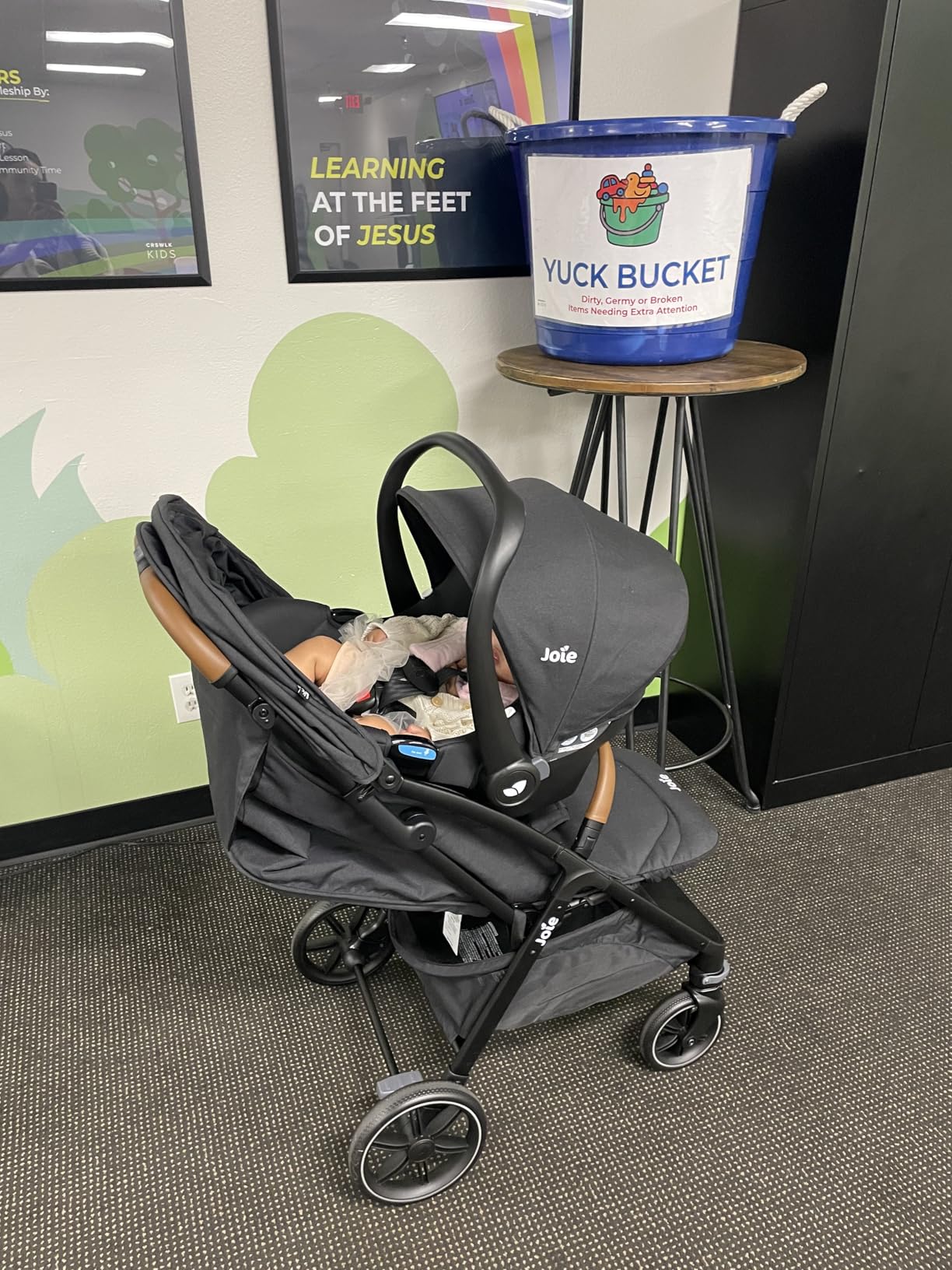 Joie Rue Infant Car Seat & Anti-Rebound Base, Lightweight customer photo 1