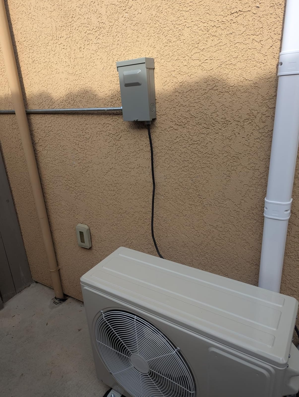 Mountman 12000 BTU Mini Split AC/Heating System,19 SEER2 110/120V Energy Efficient Ductless Inverter System,Cools Up to 750 Sq.Ft with Pre-Charged Condenser,Heat Pump & Installation Kits customer photo 1
