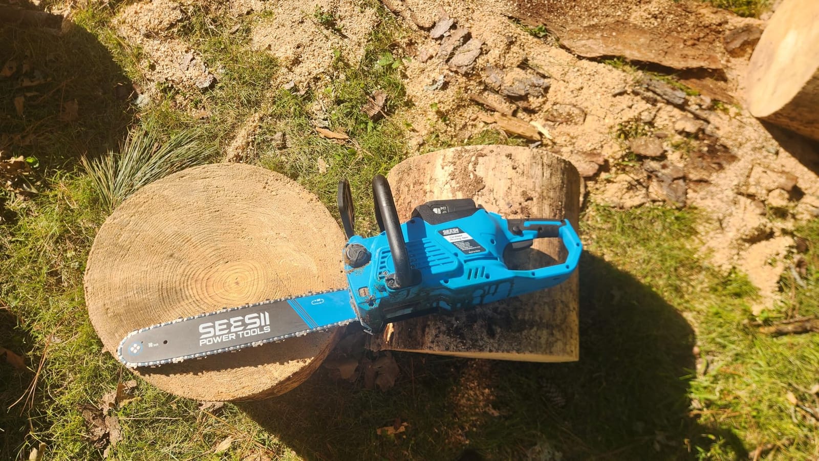 SEESII 40V 16-Inch Cordless Electric Chainsaw, 2000W Brushless Chain Saw | 2x40v 4000mAh Batteries & Chargers, Auto Oiler, Battery Powered Chain Saw for Tree Trimming, Wood Cutting, Yard Work customer photo 1