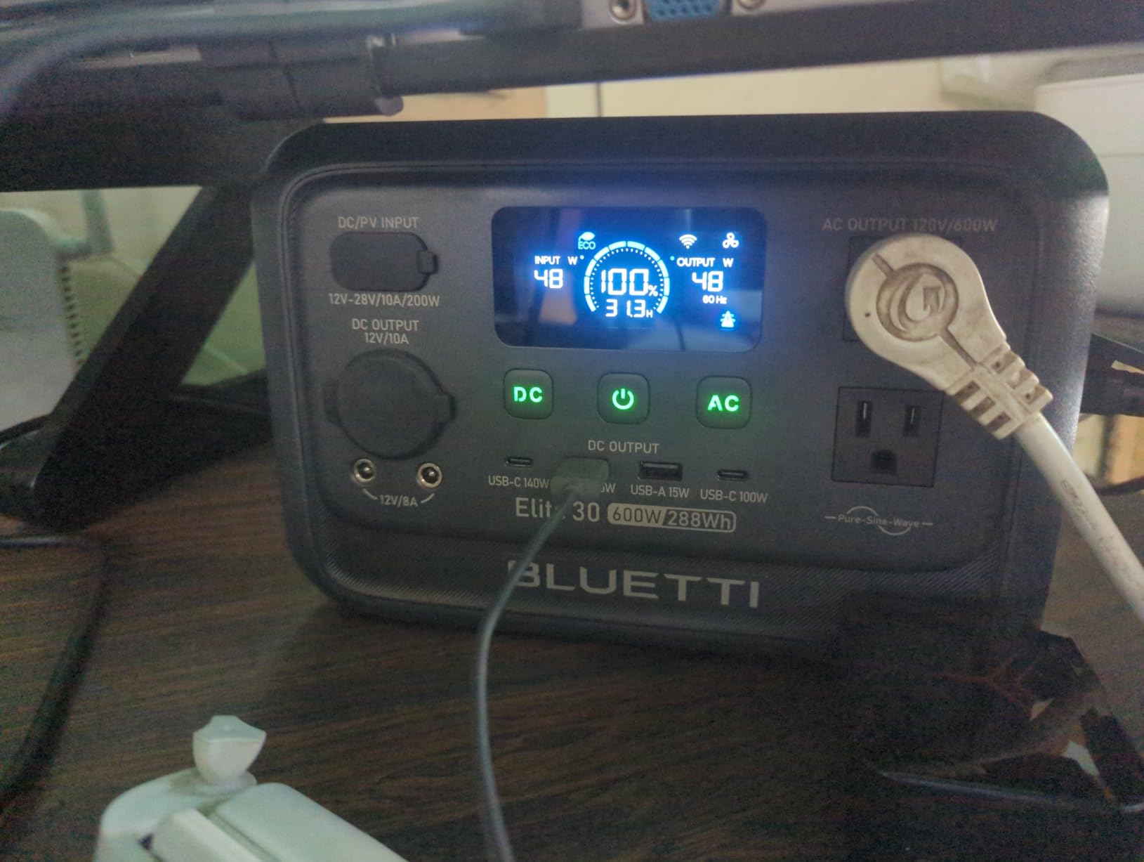 BLUETTI Elite 30 V2 Portable Power Station 288Wh 600W LFP Solar Generator customer photo 1