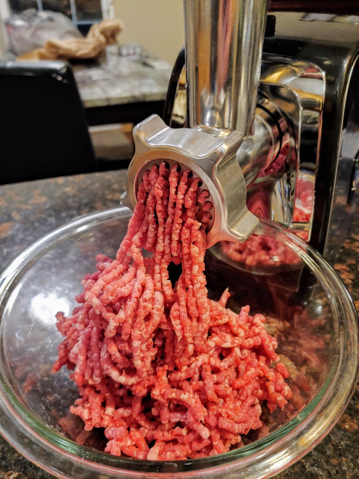 Electric Meat Grinder, 2300W Max, Heavy Duty Sausage Stuffer with 2 Blades, 3 Grinding Plates, Sausage Tube & Kubbe Kit, Home Kitchen Meat Mincer with Handle (Black) customer photo 1