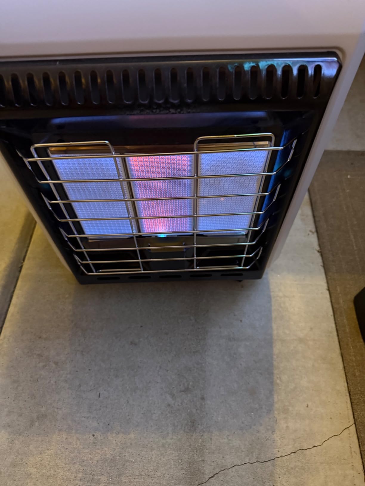 GASLAND Flame Jet 125,000 BTU Propane Force Air Heater, Portable Propane Heater for Garage, Workshop, Job Site, Outdoor Camping & Industrial Space - Fast Heating, Durable Steel Construction customer photo 2