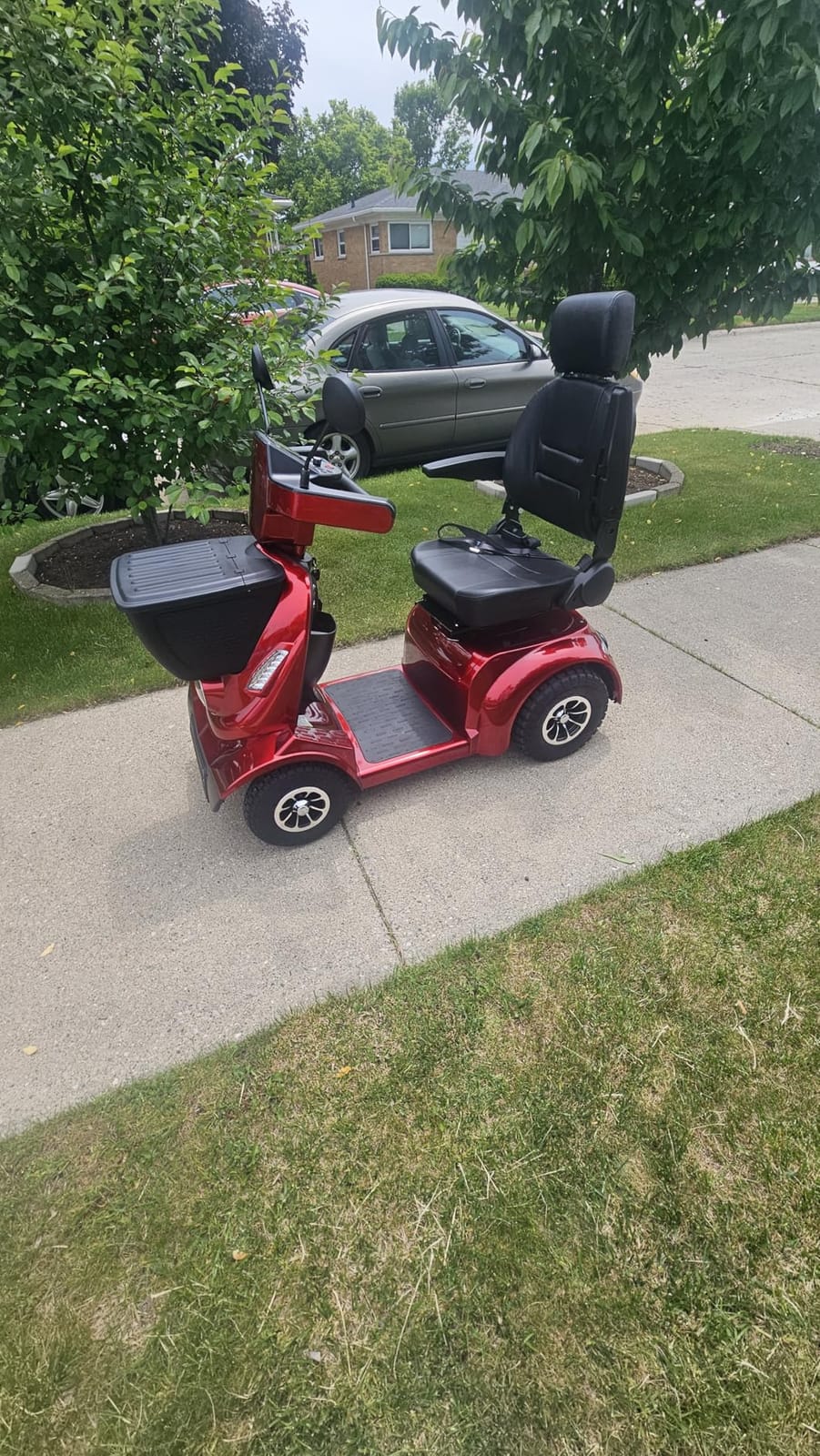 Ecomobi 32 Miles Heavy-Duty 1000W Mobility Scooter for Seniors & Adults customer photo 2