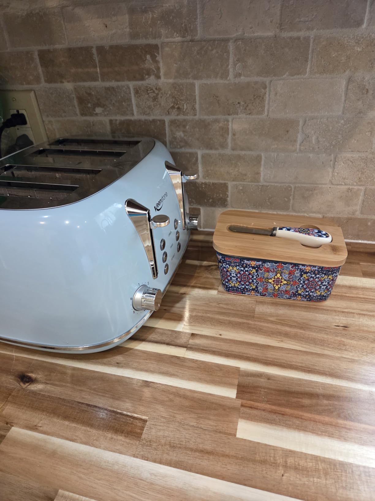 Keenstone Toaster 4 Slice, Retro Stainless Steel Wide Slot Toaster with Dual Independent Controls, 6 Browning Levels, Bagel, Defrost, Reheat & Cancel, Removable Crumb Tray, Black customer photo 2