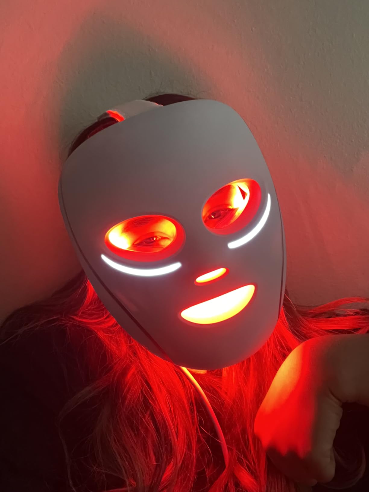 Shark CryoGlow LED Face Mask, Red Light Therapy, Under-Eye Cooling, FW312PK customer photo 2