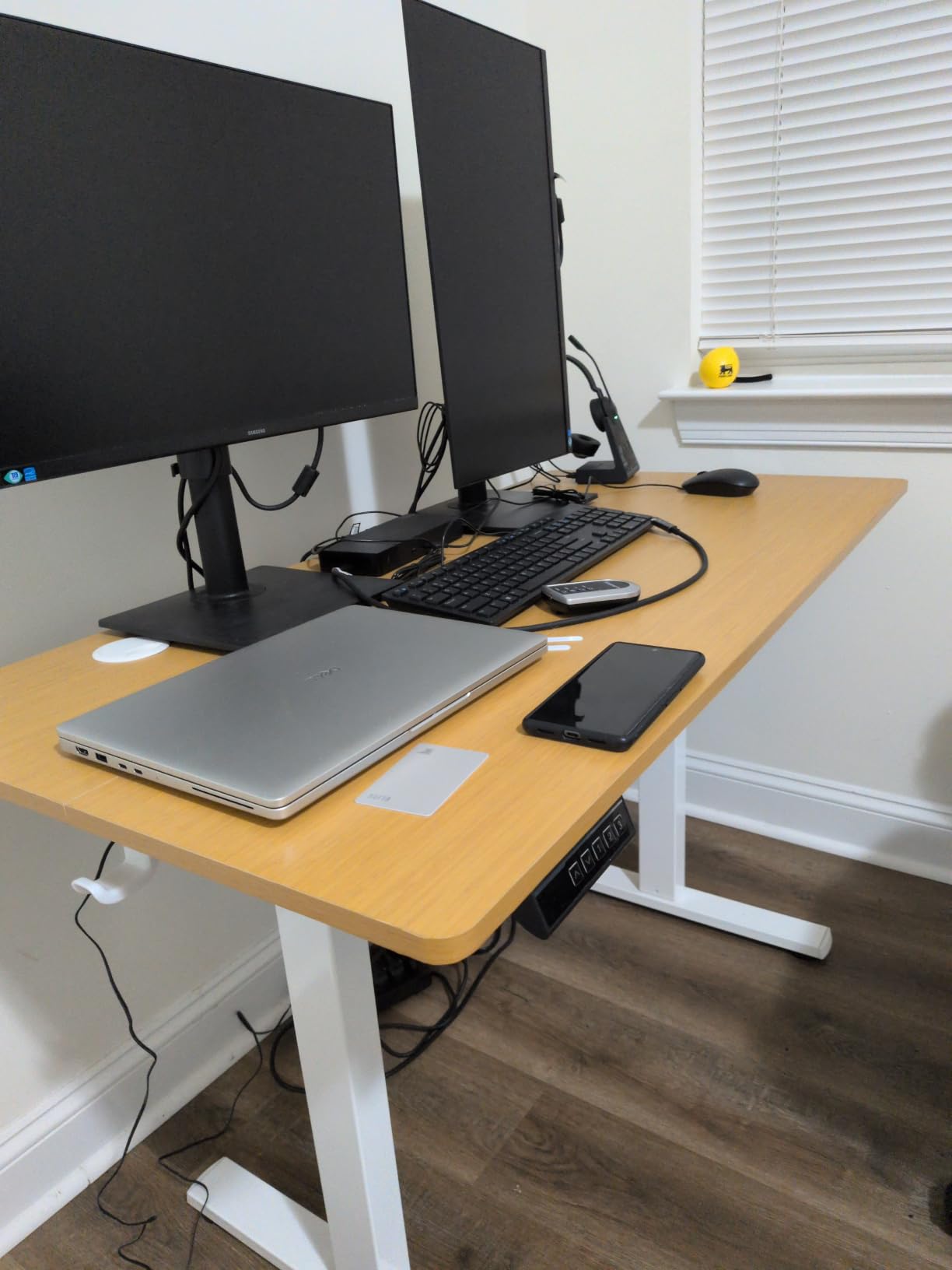 DUMOS 63 Inch Electric Standing Desk, Memory Adjustable Home Office Desk customer photo 1