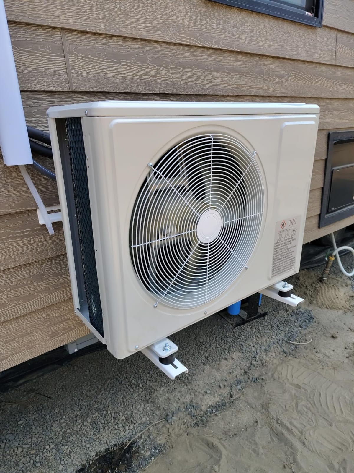 Mountman 9000 BTU Mini Split AC/Heating System,19 SEER2 110/120V Energy Efficient Ductless Inverter System,Cools Up to 450 Sq.Ft with Pre-Charged Condenser,Heat Pump & Installation Kits customer photo 2