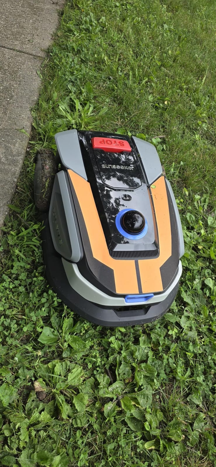 Sunseeker S4 Robot Lawn Mower, 3D LiDAR, Vision AI, 0.25 Acre, Wire-Free customer photo 2