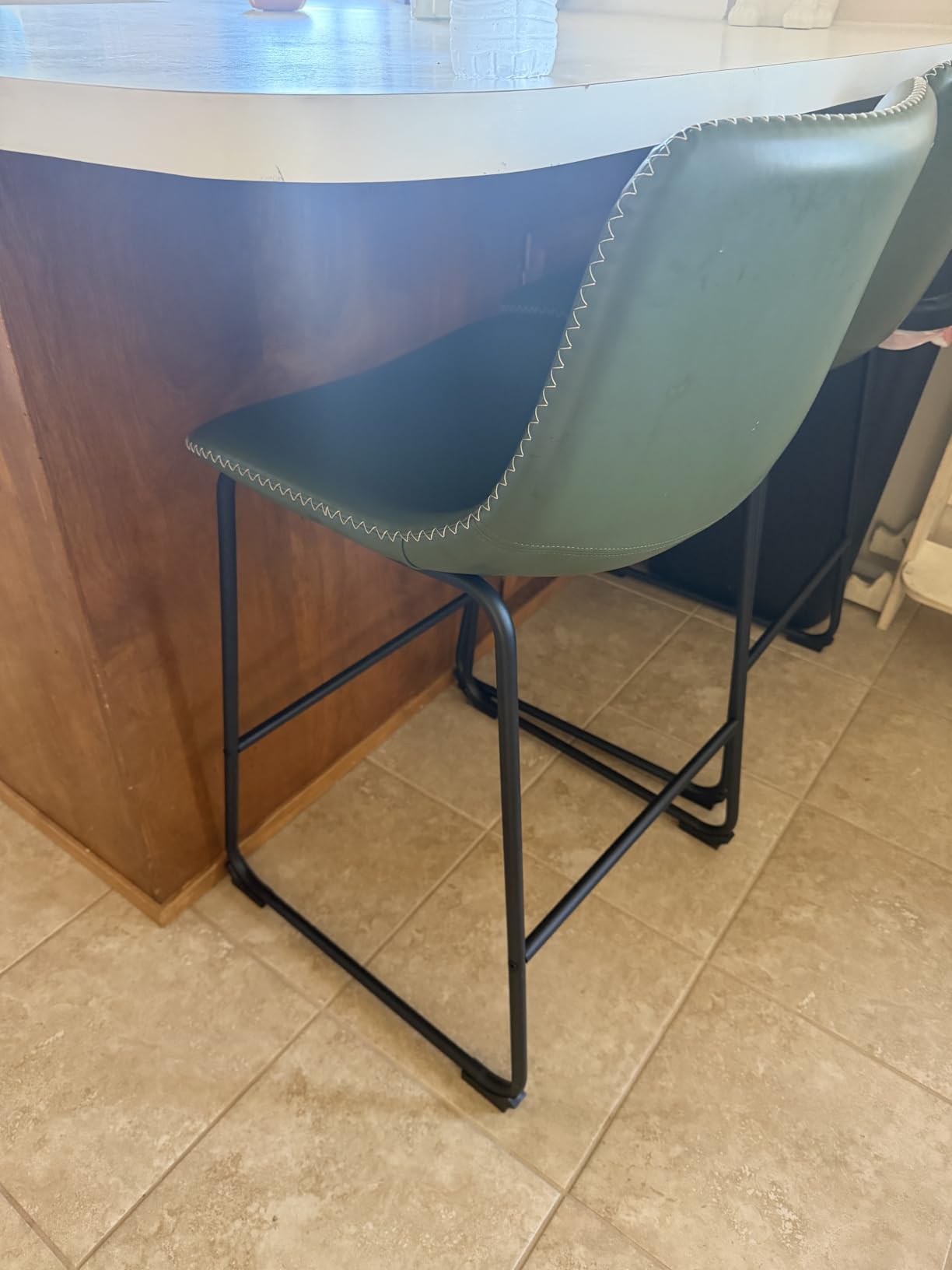 DUMOS Counter Height Bar Stools Set of 4, Faux Leather Metal Bar Chairs customer photo 2