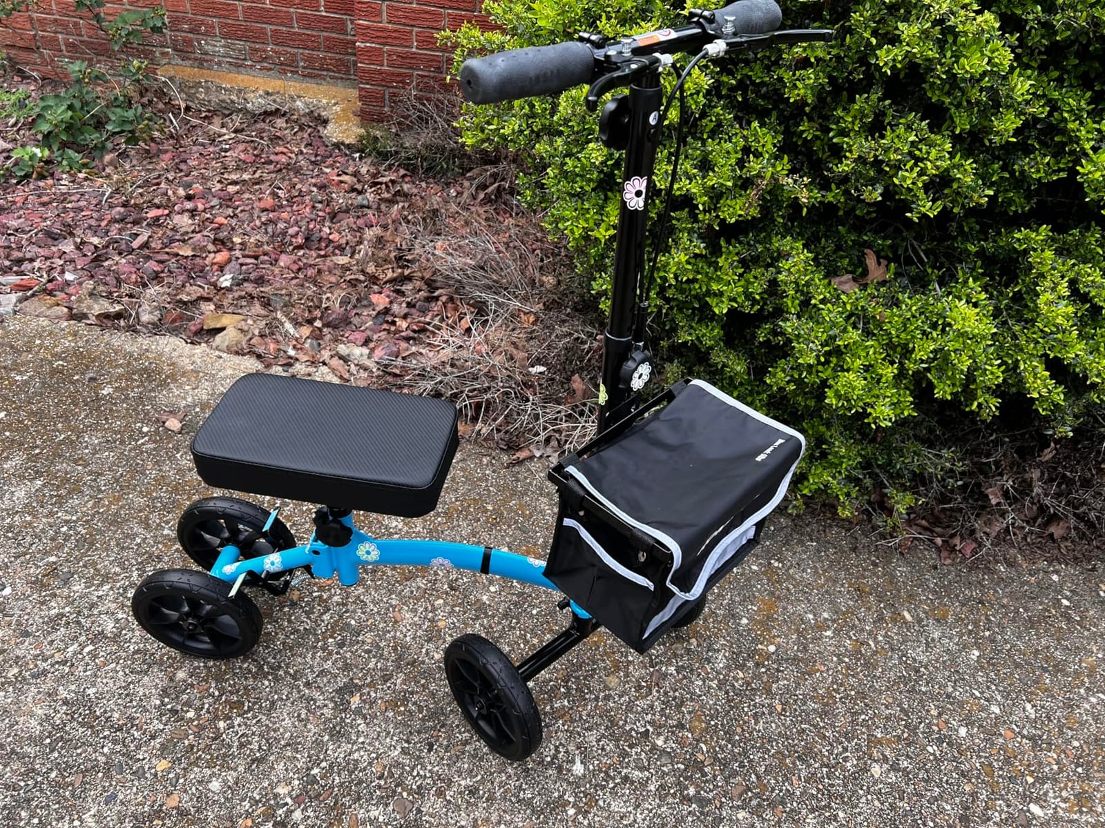 HOMLAND Knee Scooter Walker for Adults for Foot Injuries, 8'' Rubber Wheel customer photo 1