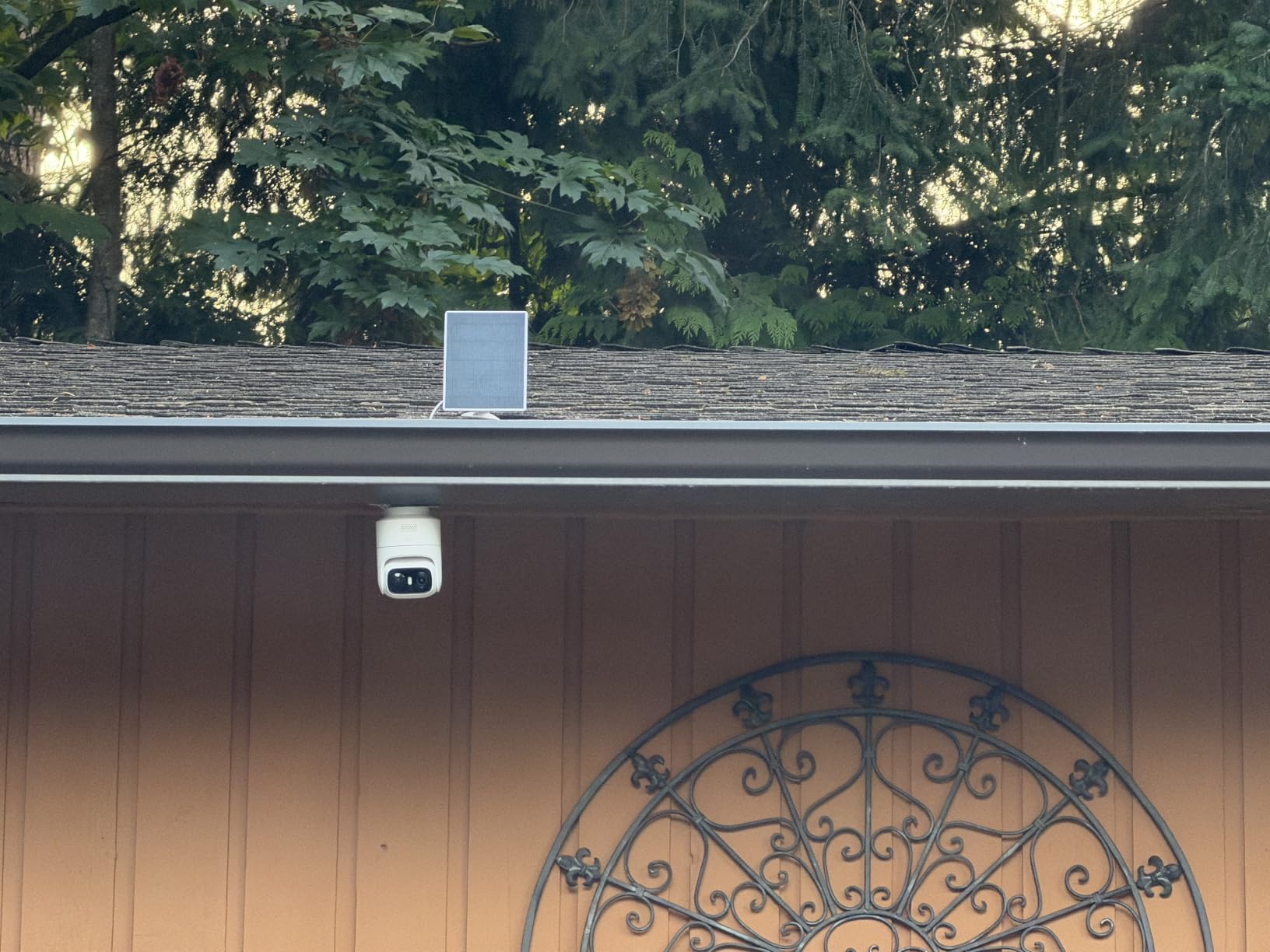eufyCam C37, Solar Cameras Wireless Outdoor, 2K Resolution | 360° Pan and Tilt AI Tracking, Human/Pet/Vehicle Detection, Flexible Solar Panel, Color Night Vision, No Monthly Fee customer photo 1