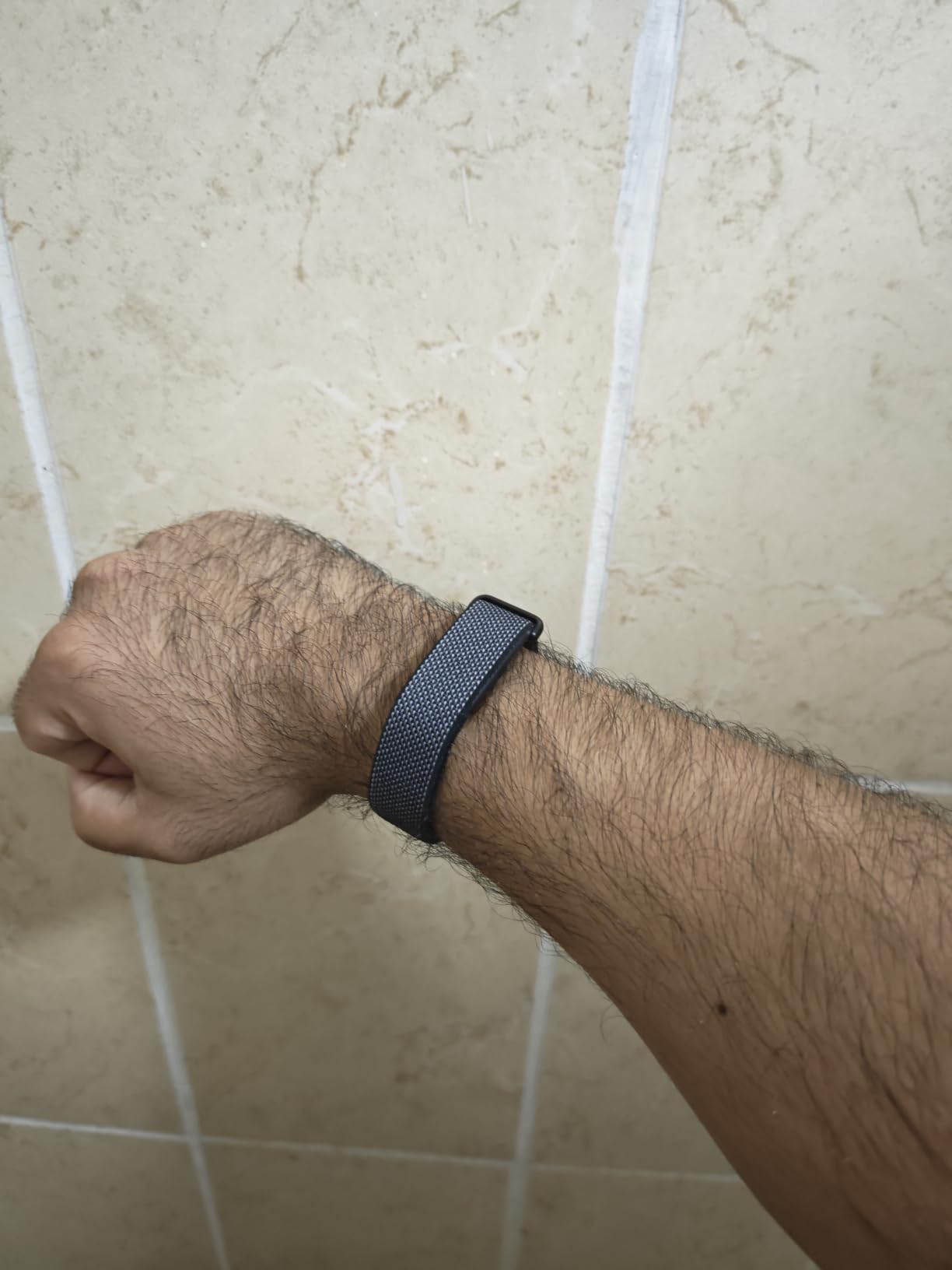 Fitbit Google Air - Screenless Activity Tracker - Obsidian | Fitness, heart rate, & sleep tracking, personalized AI-powered coaching, up to 7 days' battery life, works with iOS & Android customer photo 1
