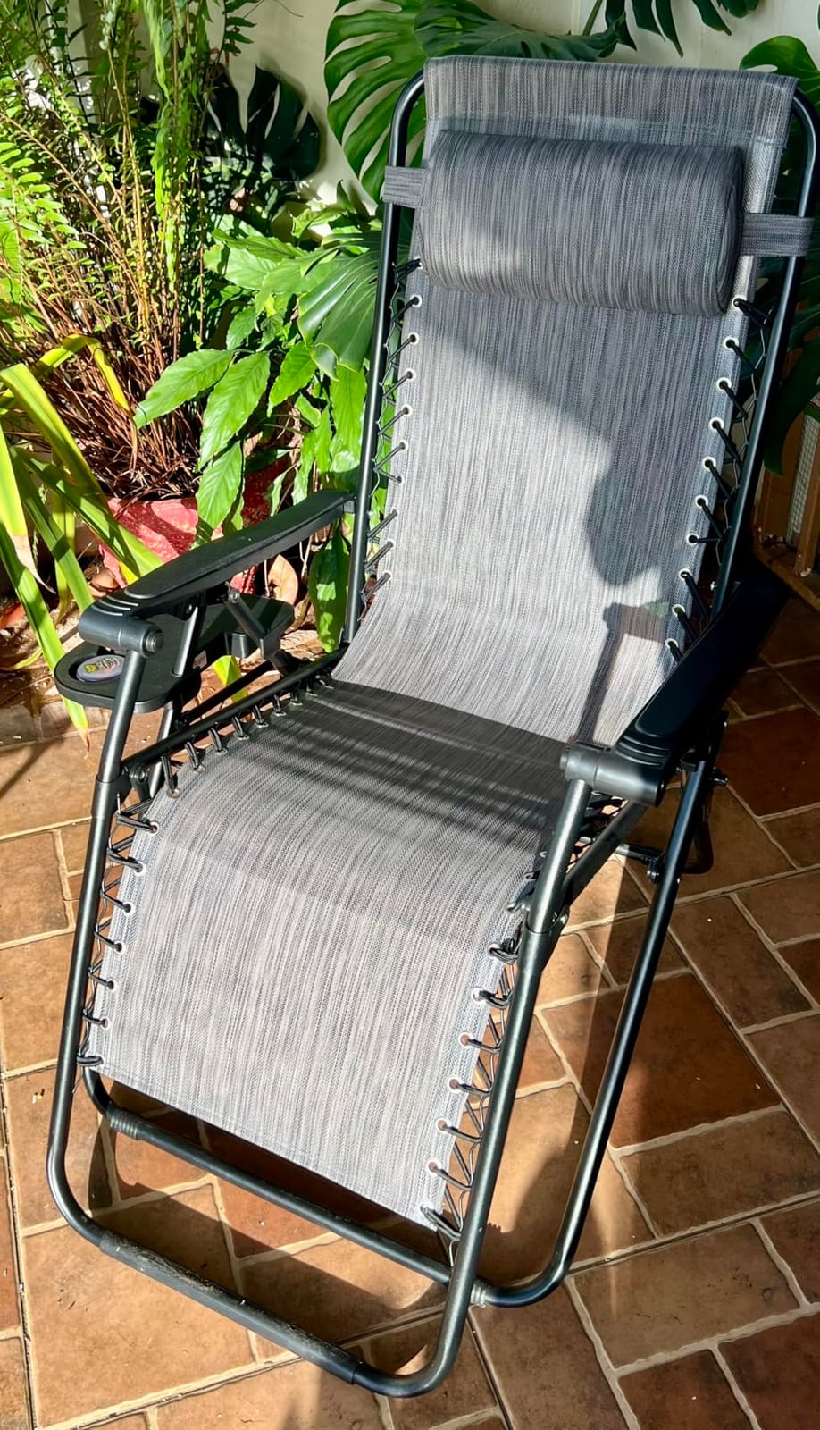 Sweetcrispy Zero Gravity Chairs Set of 2, Outdoor Folding Patio Lounge Chair with Cup Holder Tray, Portable Beach Camping Recliner for Poolside, Garden, Backyard, Lawn, Solid Black customer photo 1