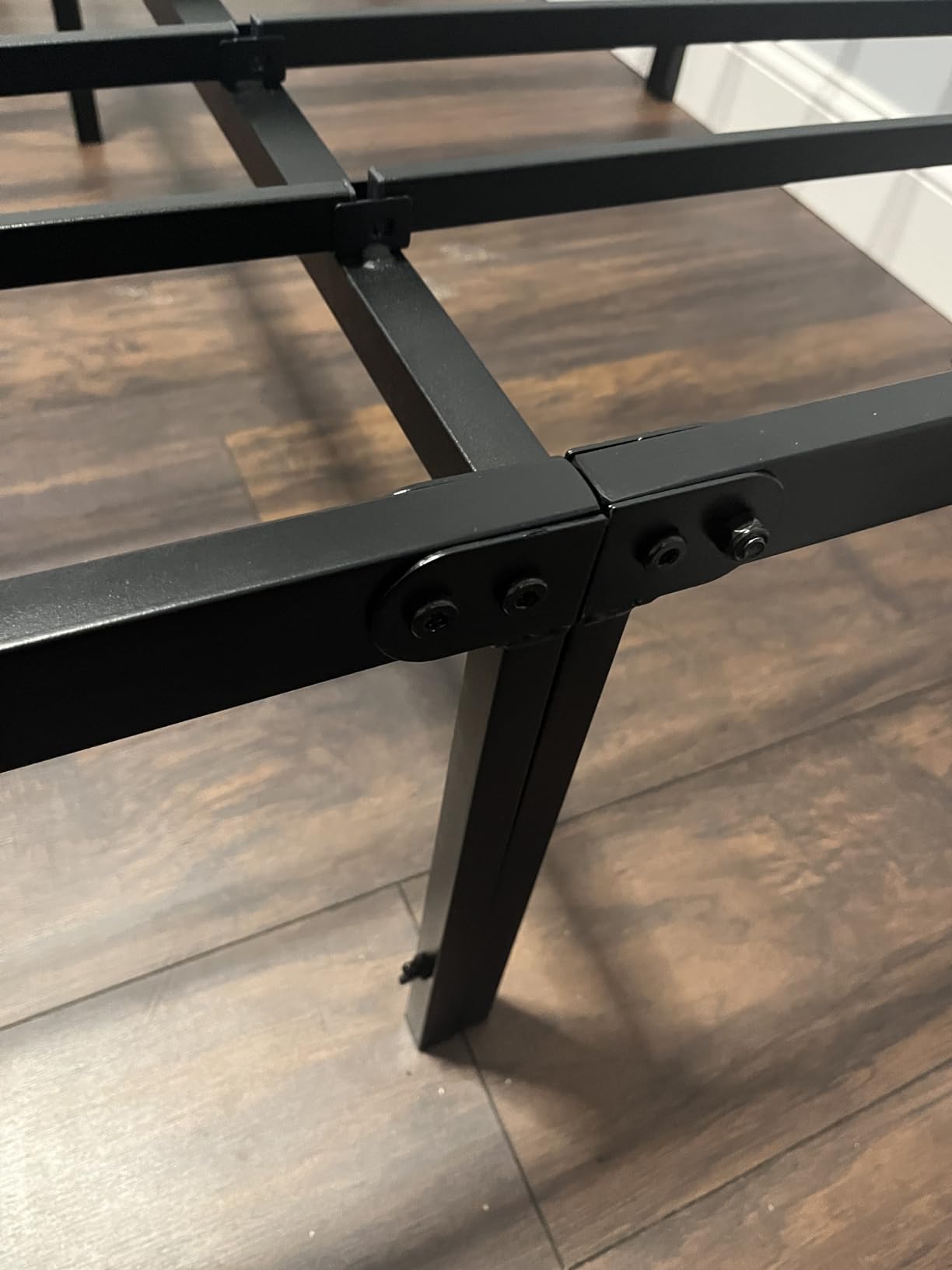 DUMOS Queen Size Adjustable Bed Frame, Electric Base, Head & Foot Incline | Queen Adjustable Bed Base With Wireless Remote, Zero Gravity, 750 LBS Weight Support, Built-in USB Ports, Easy Assembly customer photo 1