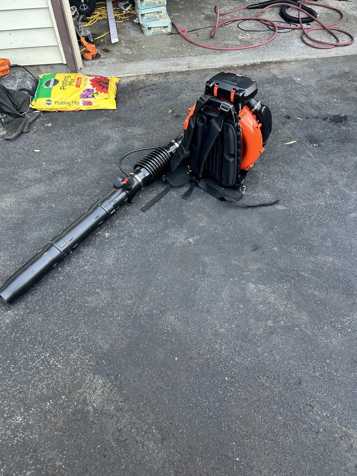 80cc Gas Backpack Leaf Blower, 900 CFM Cruise Control | 4.3 HP 6800 RPM Engine, 206 MPH Airflow, 88 dB Rating, Frame-Separated Suspension, 180-Degree Handle customer photo 1