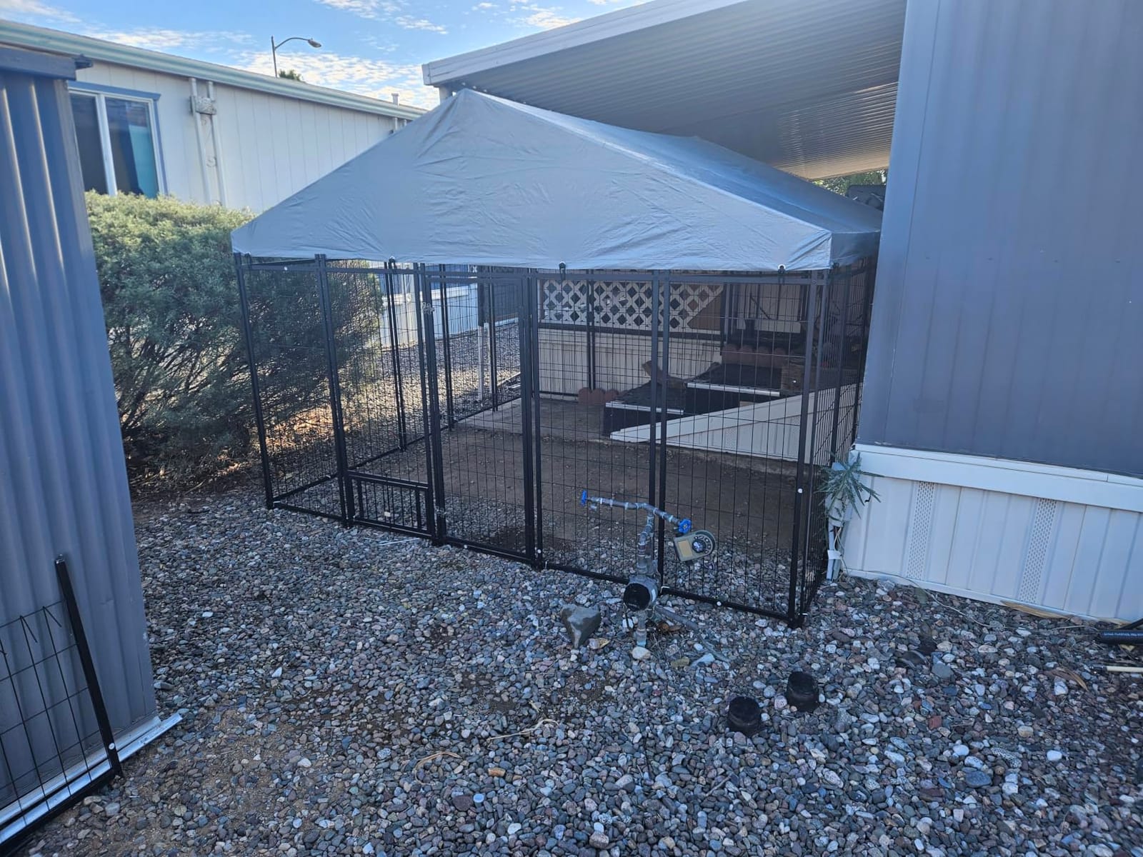 Rovibek 10x10 FT Outdoor Dog Kennel with Rotating Feeder Bowls, Heavy Duty Dog Kennel Outside with Sun & Rain-Proof Fully Covered Roof, Metal Exercise Dog Pen for Large Dogs (115.32 x 113.4 x 81.24IN) customer photo 1