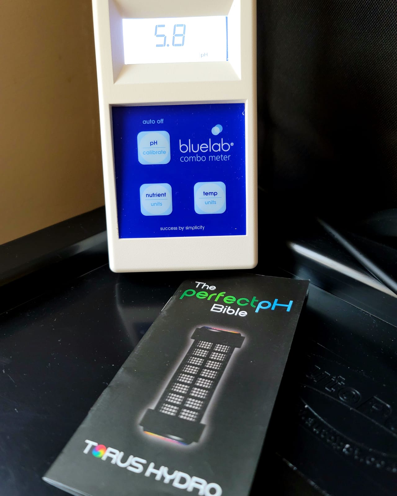 Bluelab Combo Meter for pH, Temperature & Conductivity in Water - Easy Calibration, Digital EC/TDS/PPM Tester for Hydroponics & Indoor Plants (METCOM) customer photo 2