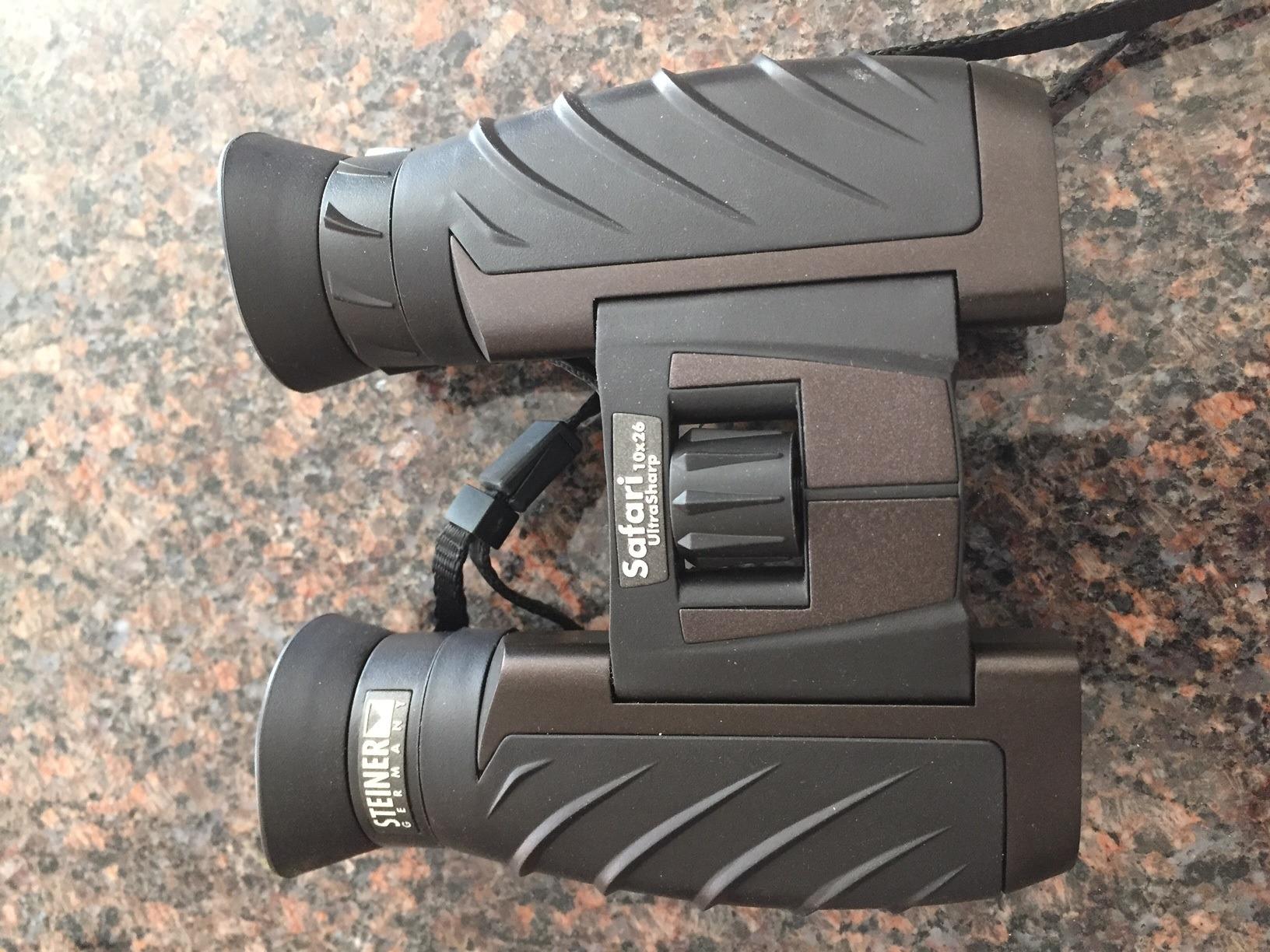 Steiner Safari UltraSharp 10x26 Binoculars, Compact, Large Magnification, Robust, Waterproof, Ideal for Travel, Hiking, Concerts, Sports and Nature Observation customer photo 2