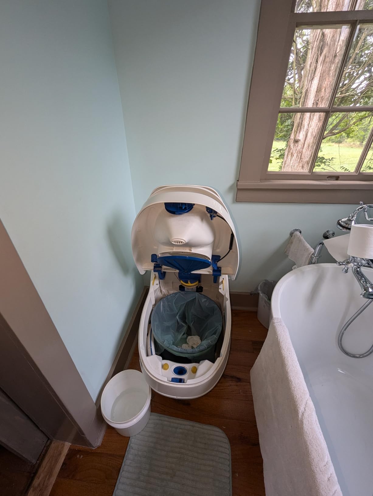 Separett Villa Urine-Separating Compost Toilet customer photo 2