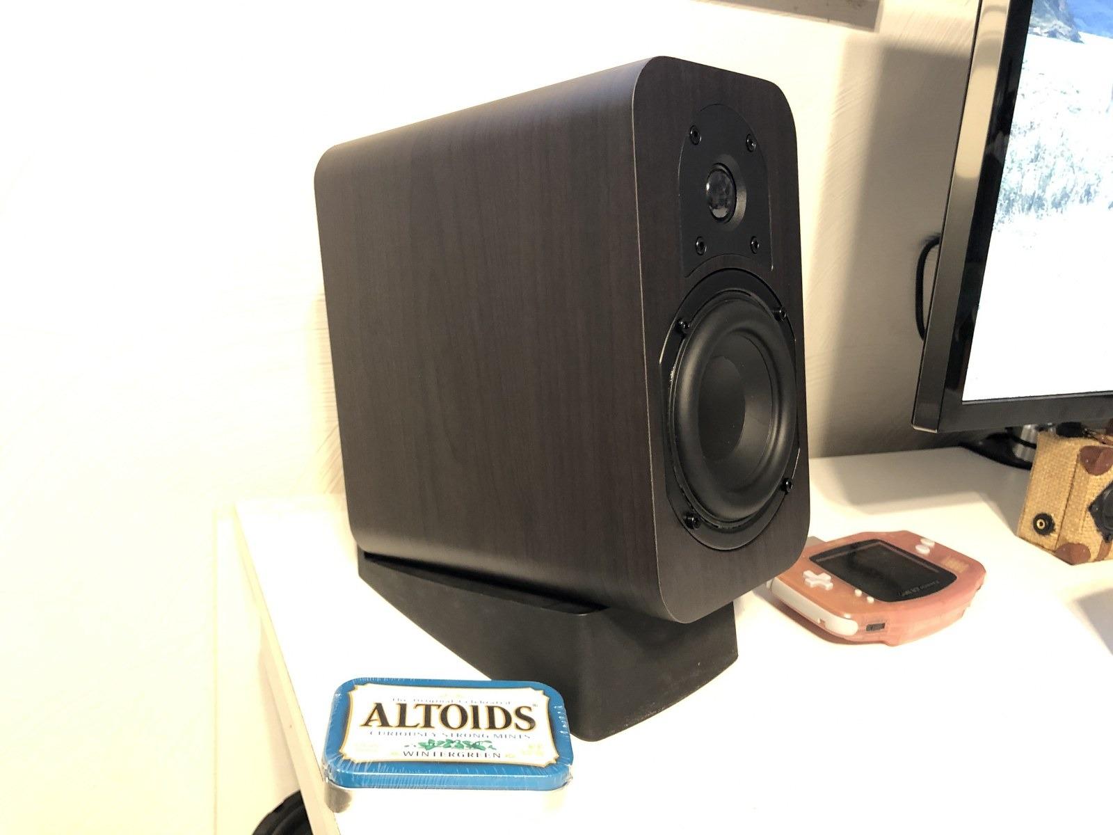 Micca RB42 Reference 2-Way Passive Bookshelf Speakers, Stereo Pair, Walnut customer photo 1