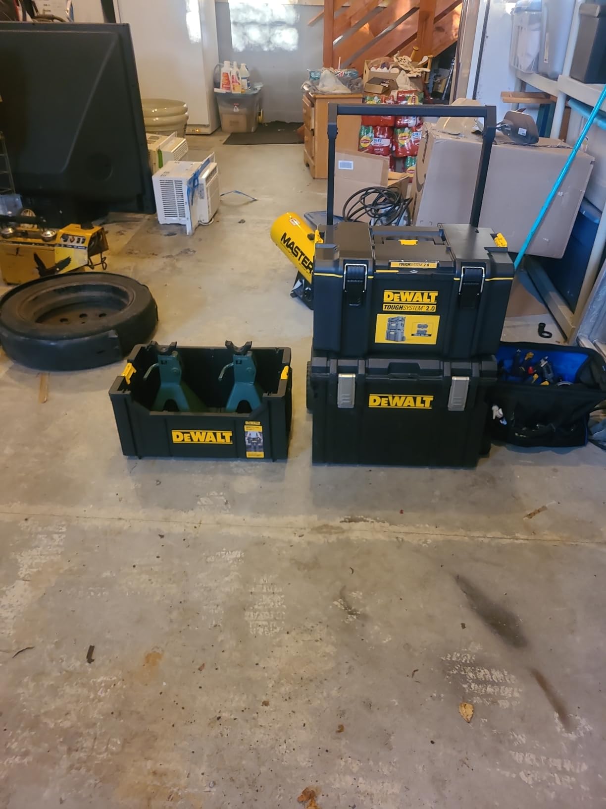 DEWALT TOUGHSYSTEM 2.0, Large Tool Box, 22 in, 110 lbs. Capacity (DWST08300) customer photo 1