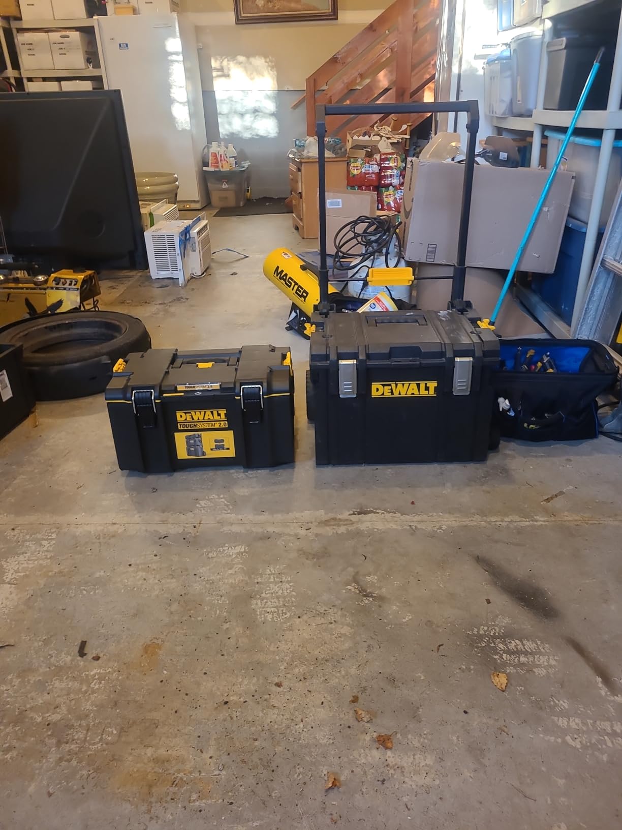 DEWALT TOUGHSYSTEM 2.0, Large Tool Box, 22 in, 110 lbs. Capacity (DWST08300) customer photo 2