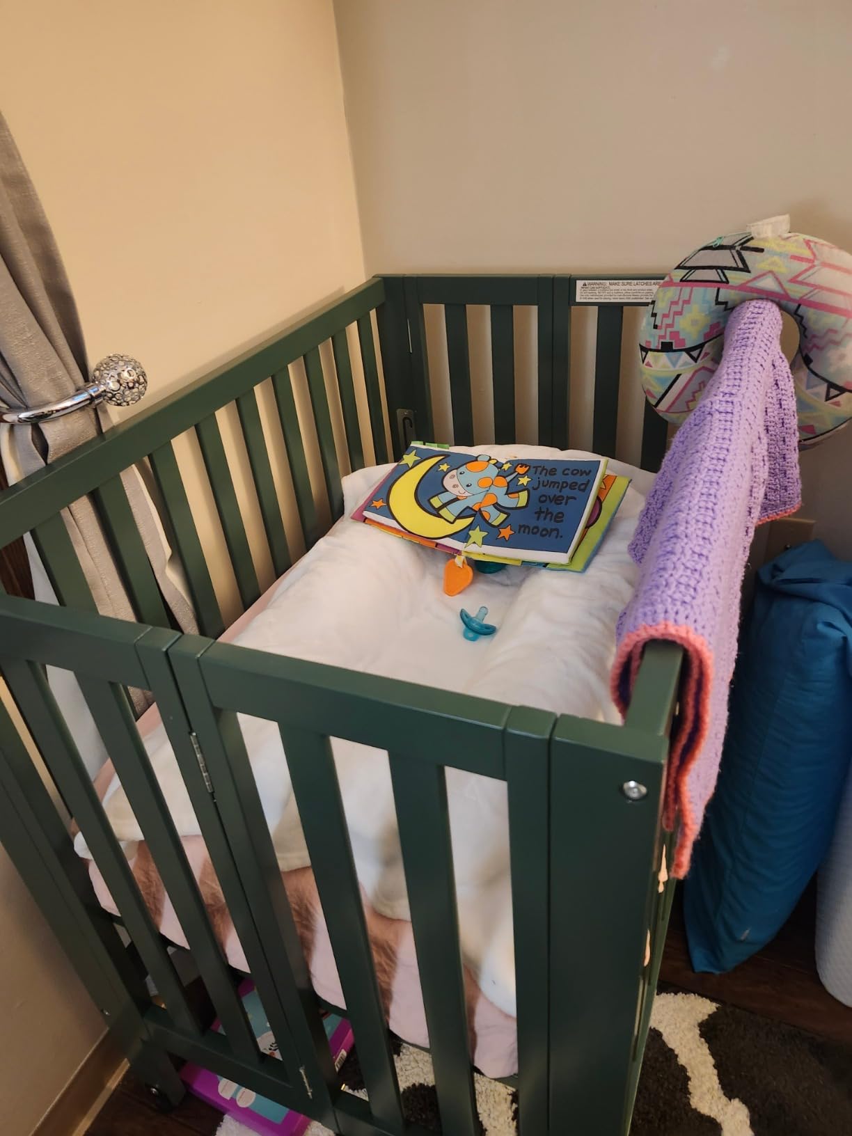 Dream On Me Jett Mini Folding Baby Crib in Pebble Grey, GreenGuard Gold & BSA, Lightweight & Portable, Patented Flat Folding System, Small Spaces & Travel, 1.5” Mattress Pad, 3 Heights, Safe Wheels customer photo 1