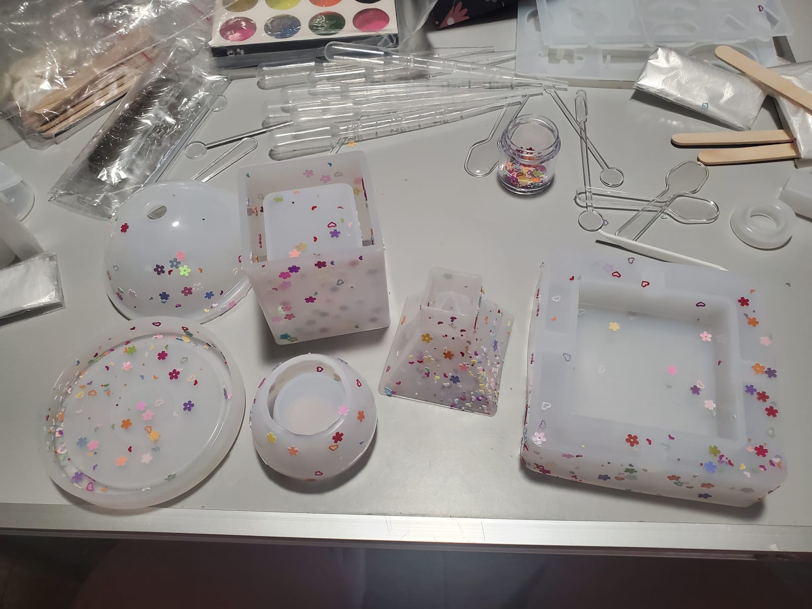 Resin Molds Silicone Kit 20Pcs,Epoxy Resin Molds Including Sphere,Cube,Pyramid,Square,Round, Used for Create Art,DIY,Coasters,Candles.Bonus Decorative Sequins and The Complete Set(20PCS Resin molds) customer photo 1