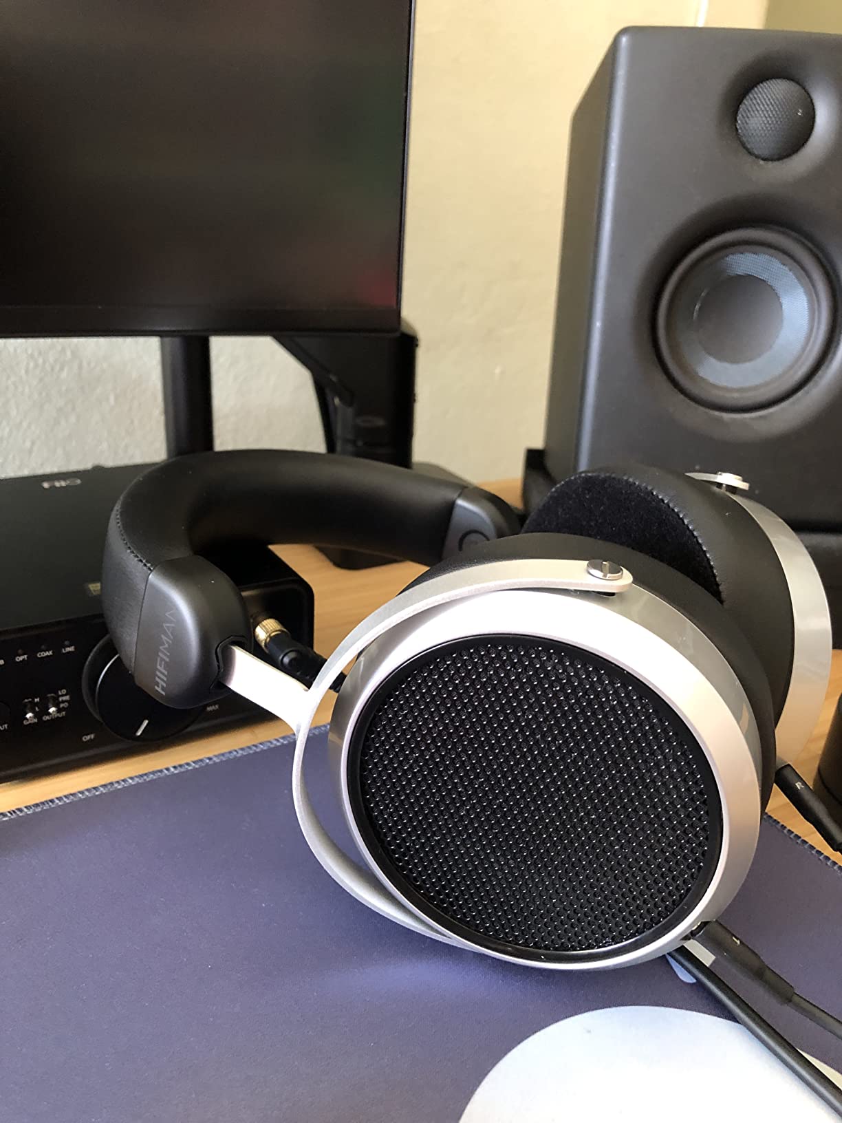HIFIMAN HE400SE Stealth Magnets Version Over-Ear Open-Back Full-Size Planar Magnetic Wired Headphones for Audiophiles/Studio, Great-Sounding, Stereo, High Sensitivity, Comfortable, Sliver customer photo 2