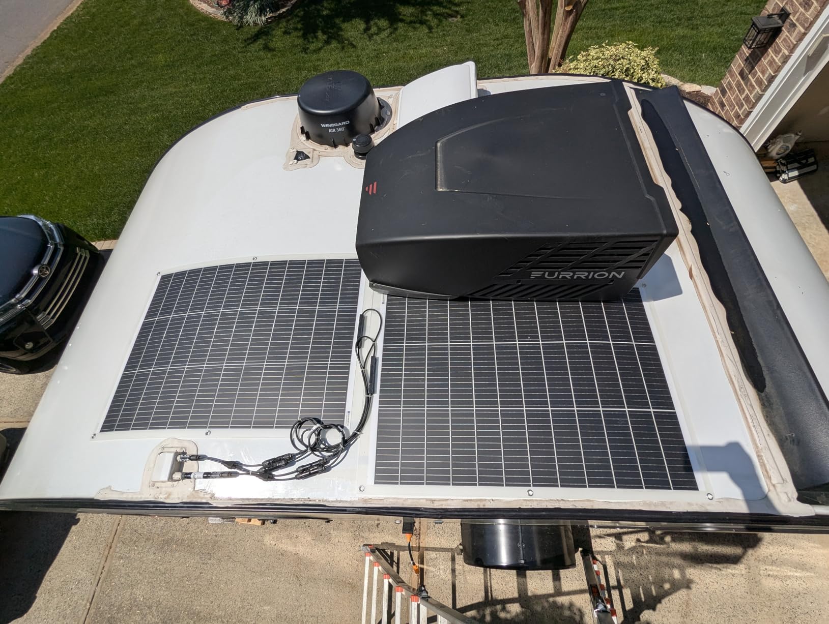 ECO-WORTHY 260Watt 12Volt Flexible Solar Panel Kit for Off Grid Home RV, Boat and Uneven Surfaces:2pcs 130W Mono Solar Panel + 30A 12V Charger Controller + Solar Cable + Tray Cable + Y Branch customer photo 1